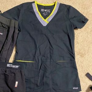 Grey Anatomy Active scrub top By barco